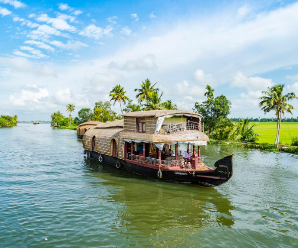 best alleppey backwater resort